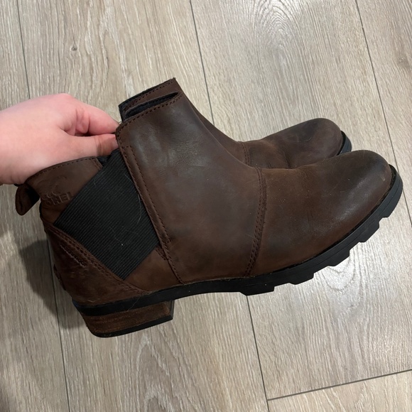 Sorel Chelsea Boots - Picture 1 of 3